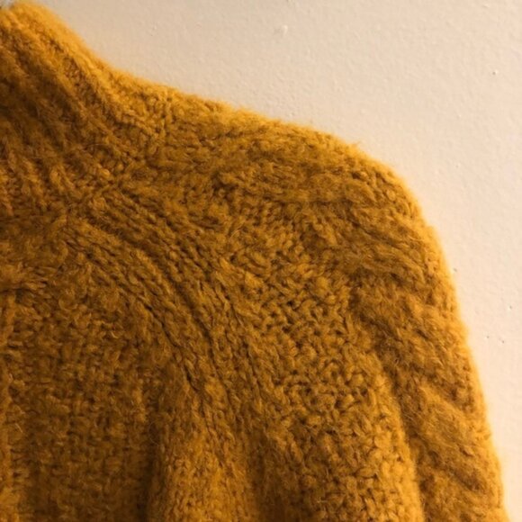 AritziaSundayBestMellyKnitSweaterGoldenYellowSSmall - Picture 8 of 10